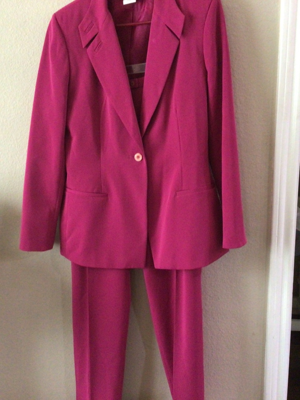 Harve Benard by Bernard Holtzman, two-piece fuchsia colored pants suit. Size 10.